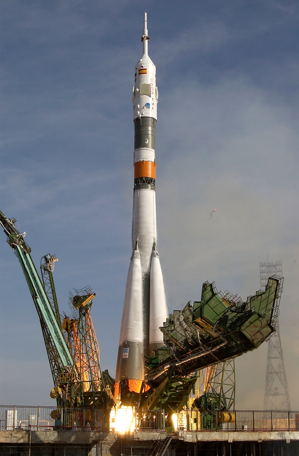 Expedition 8 Launch