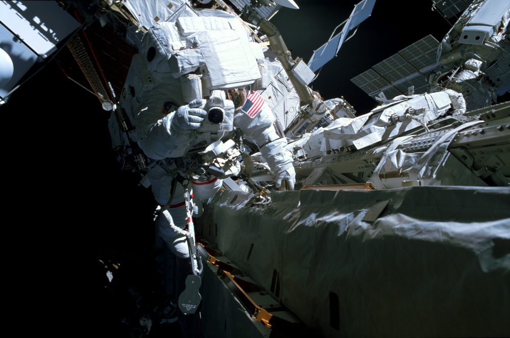 View of Commander Kenneth D. Bowersox working on Truss during EVA on Expedition Six