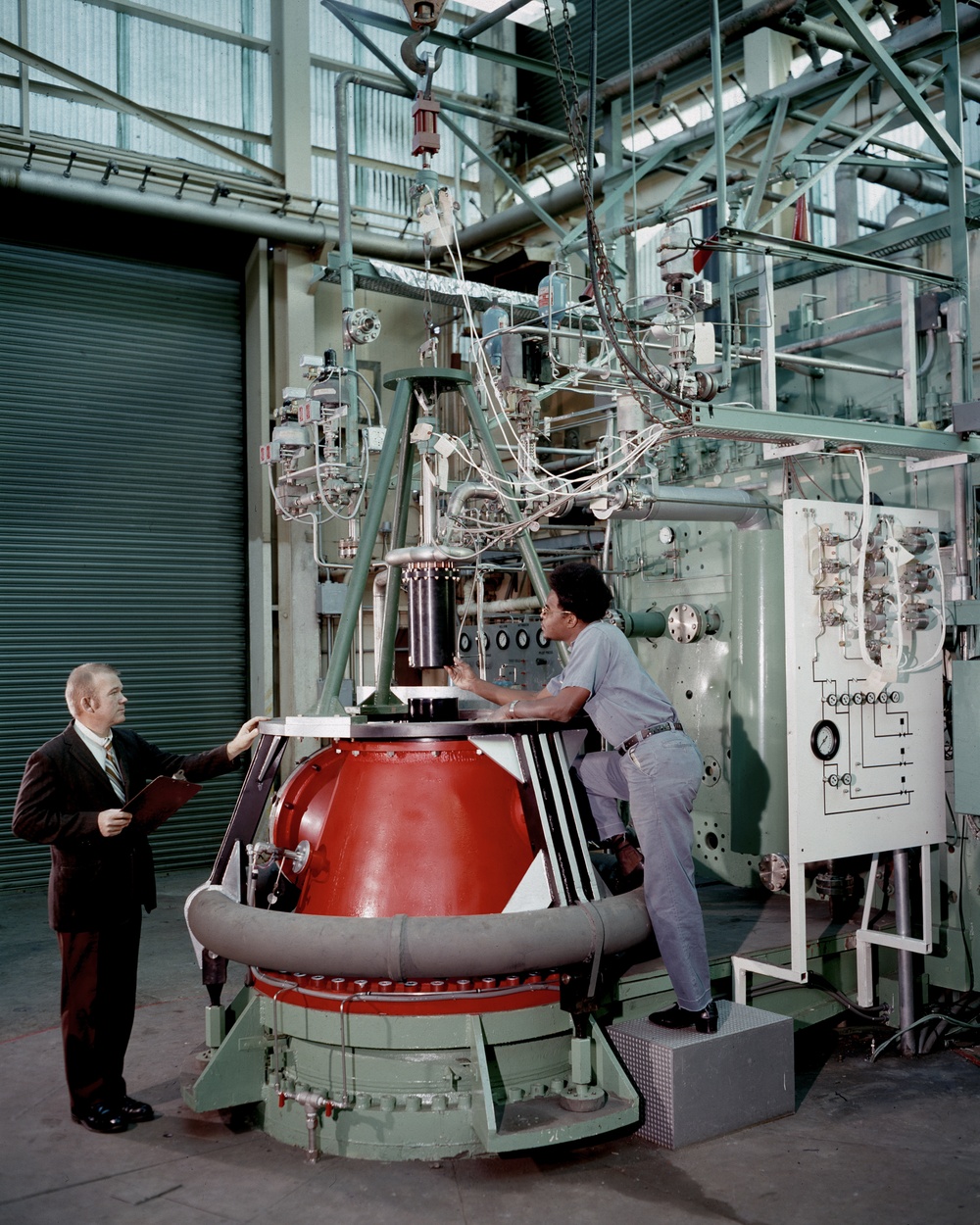 ENGINE TEST STAND AT THE ROCKET ENGINE TEST FACILITY RETF