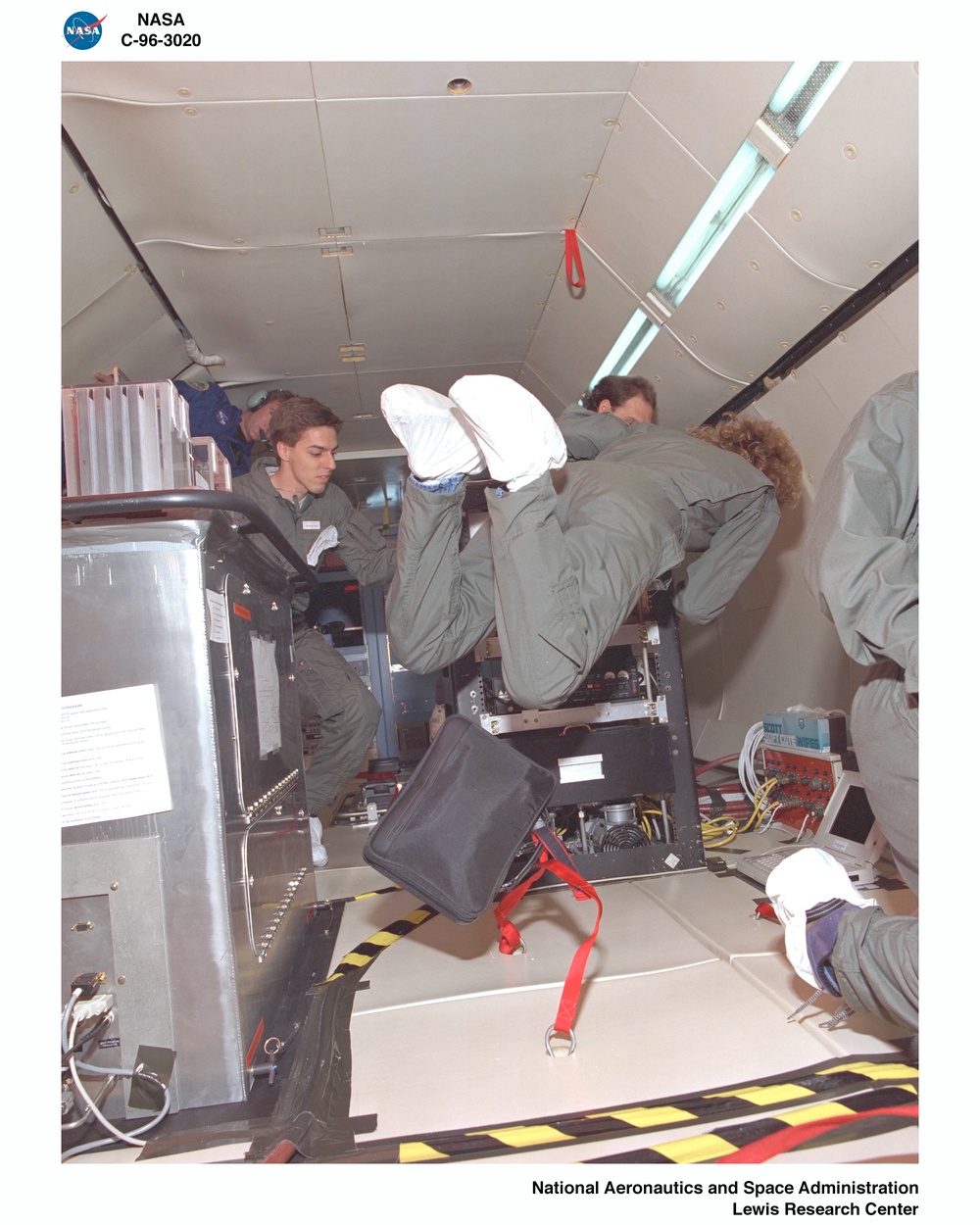 DC-9 AIRPLANE FLIGHT WEEK OF JUNE 24 1996