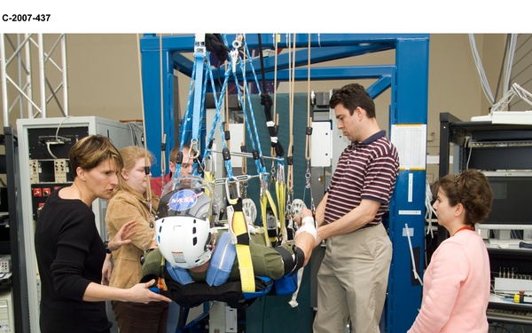 Enhanced Zero gravity Locomotion Simulator (eZLS)