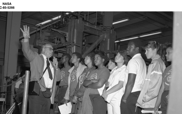 RENSSELAER POLYTECHNIC INSTITUTE RPI STUDENTS ON TOUR OF LEWIS