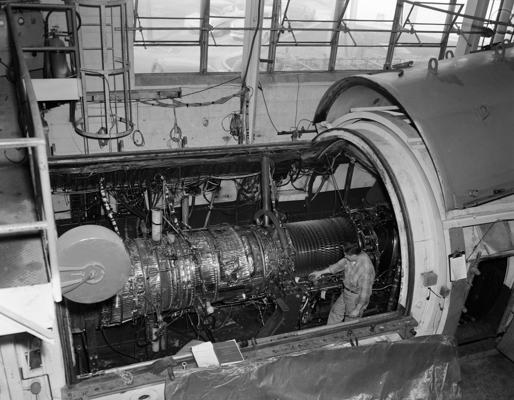 J-71 COMPRESSOR AND COMPRESSOR CASE