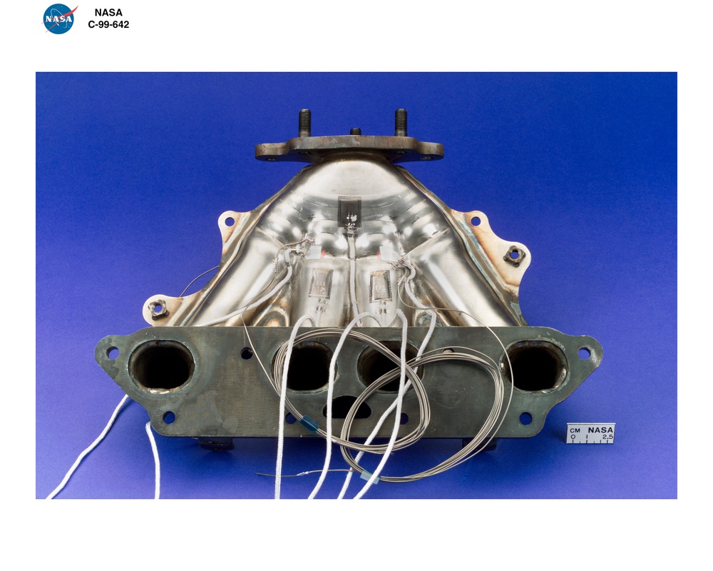 STRAIN GAUGES INSTALLED ON MANIFOLD