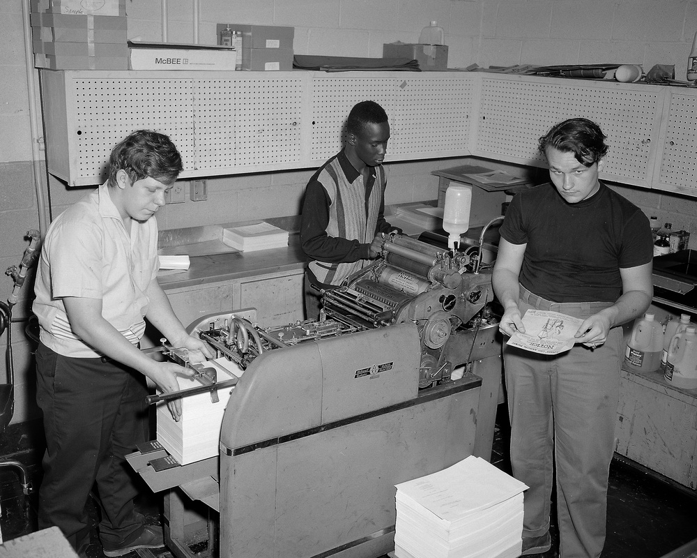 SCHOOL NEIGHBORHOOD YOUTH CORPS SNYC - YOUTH OPPORTUNITY CAMPAIGN YOC - FACULTY FELLOW ON THE JOB - LEFT TO RIGHT - JACK LEE - TED JOHNSON - PATRICK MCCOLLOUGH - SNYC - REPRODUCTION SECTION