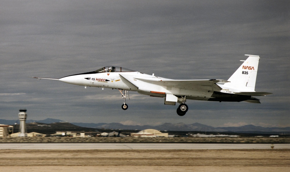 F-15 HiDEC