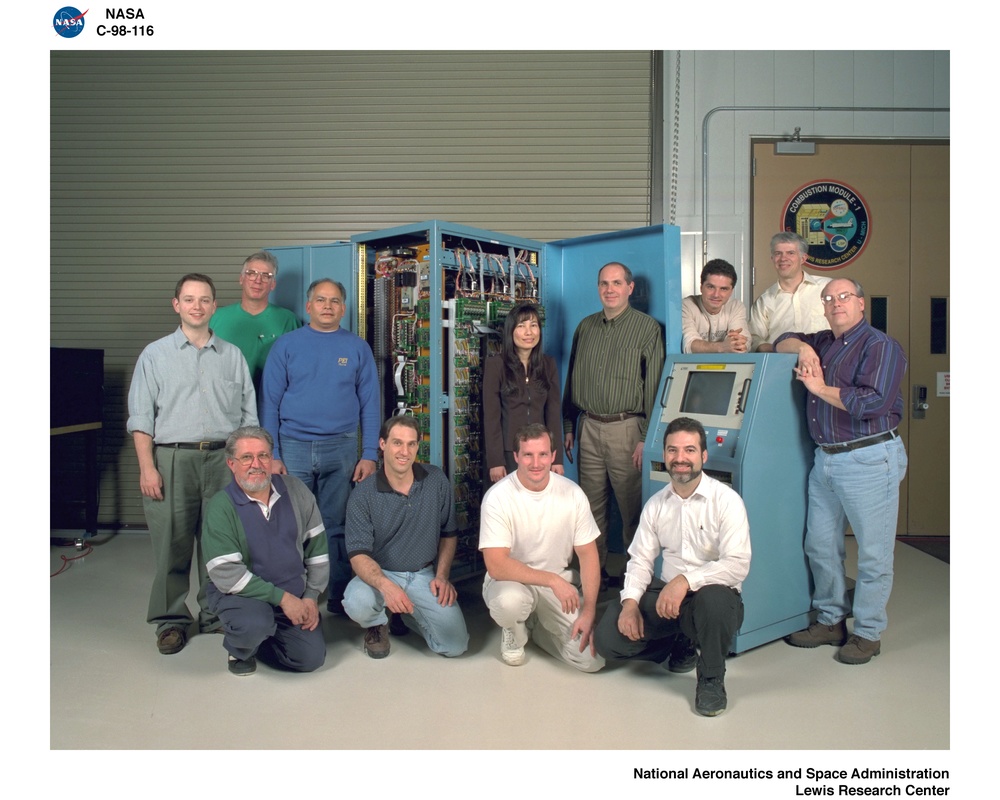 SOLAR ARRAY ELECTRICAL SIMULATOR SAES WITH TECHNICIANS AND ENGINEERING DESIGN AND ANALYSIS DIVISION