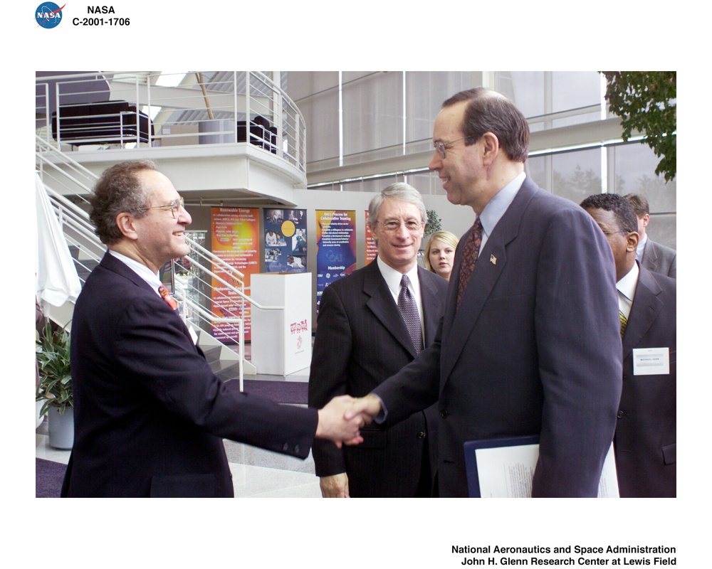 APPRENTICE GRADUATION CEREMONY / MICHAEL SALKIND AND GERALD BARNA GREET GOVERNOR BOB TAFT