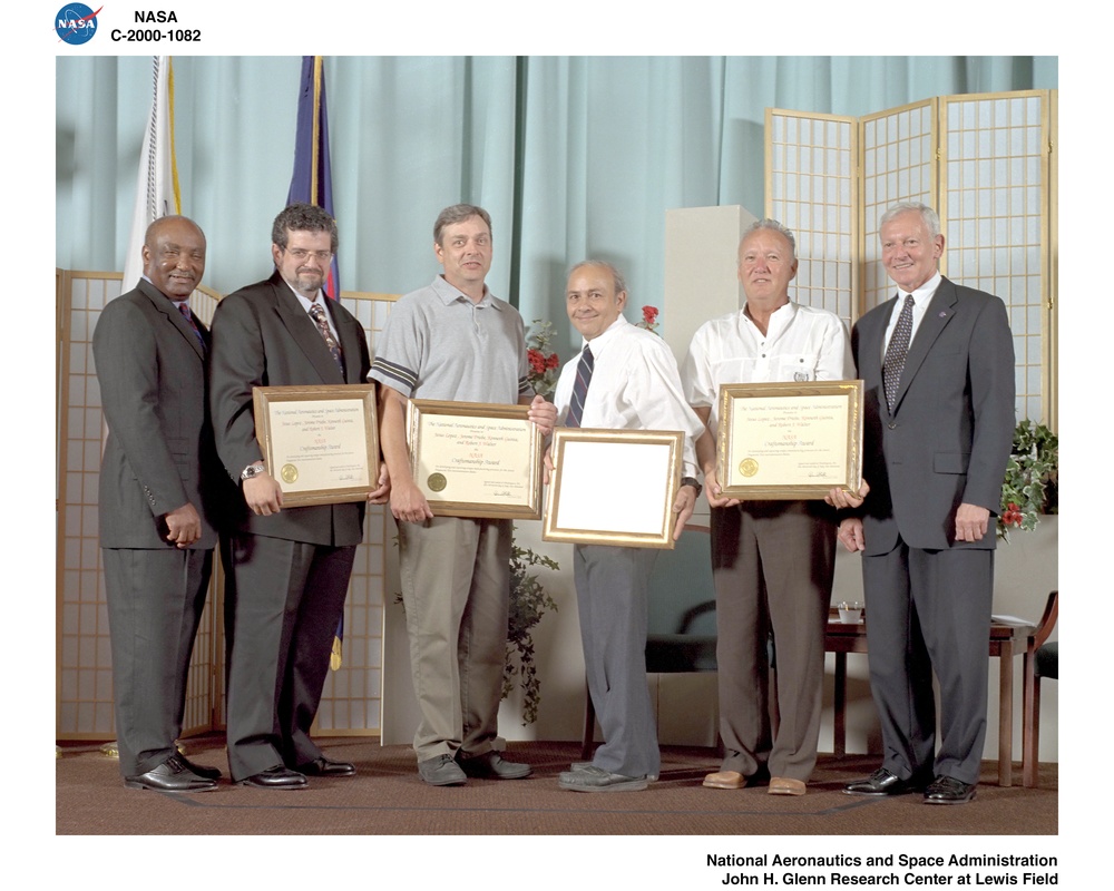 NASA 2000 HONOR AWARDS CEREMONY CRAFTSMANSHIP AWARD GROUP