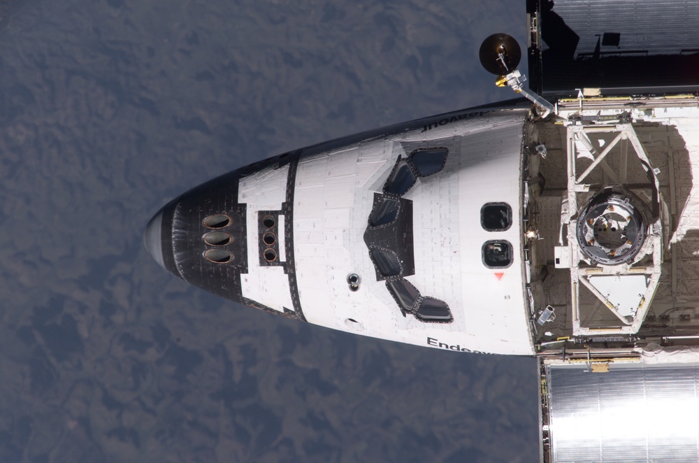 Endeavour on approach to ISS for mission STS-111 UF2 / Expedition Four