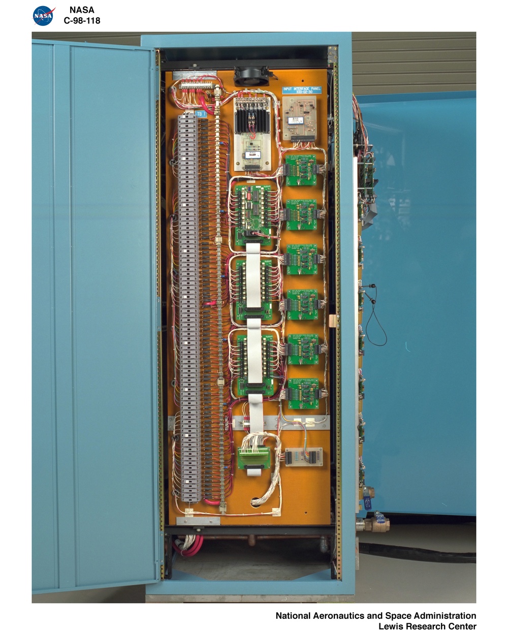 SOLAR ARRAY ELECTRICAL SIMULATOR SAES WITH TECHNICIANS AND ENGINEERING DESIGN AND ANALYSIS DIVISION