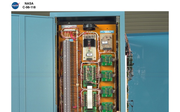 SOLAR ARRAY ELECTRICAL SIMULATOR SAES WITH TECHNICIANS AND ENGINEERING DESIGN AND ANALYSIS DIVISION