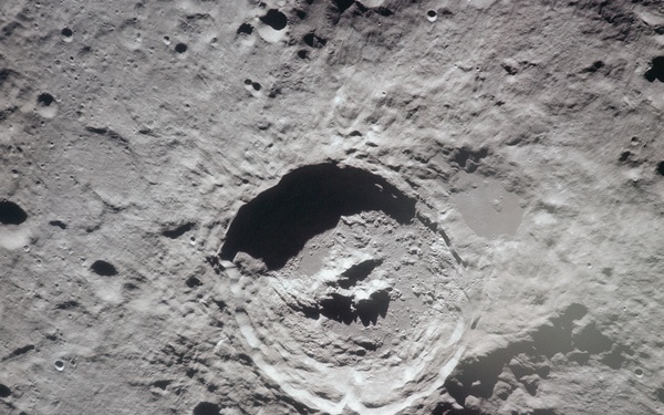 Apollo 16 Mission Image - Post-TEI view of the King Crater near latitude 5.5N, longitude 120.5E.