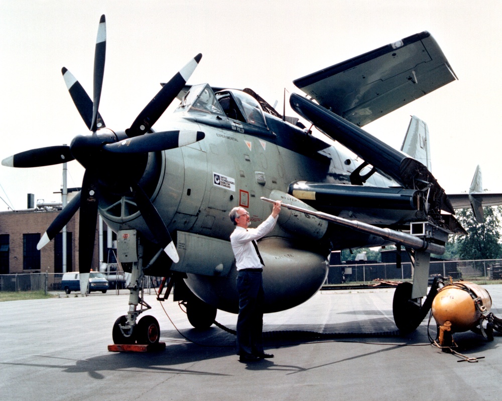 UNITED TECHNOLOGIES HAMILTON STANDARD EXPERIMENTAL AIRCRAFT