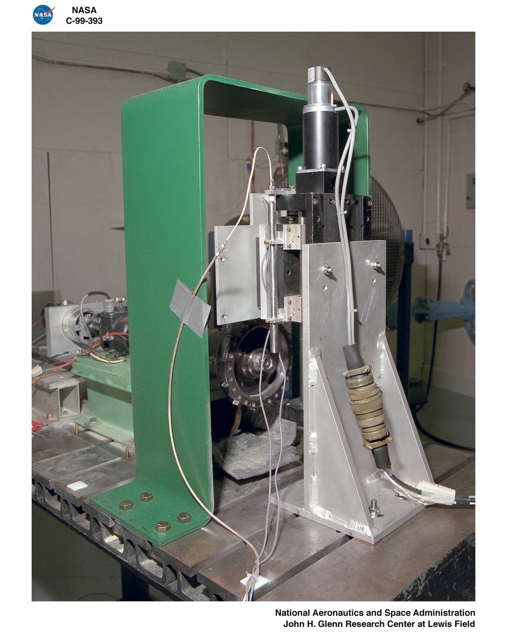 RUB STRIP MATERIAL EVALUATORS USING FAN BLADE TIP SIMULATOR