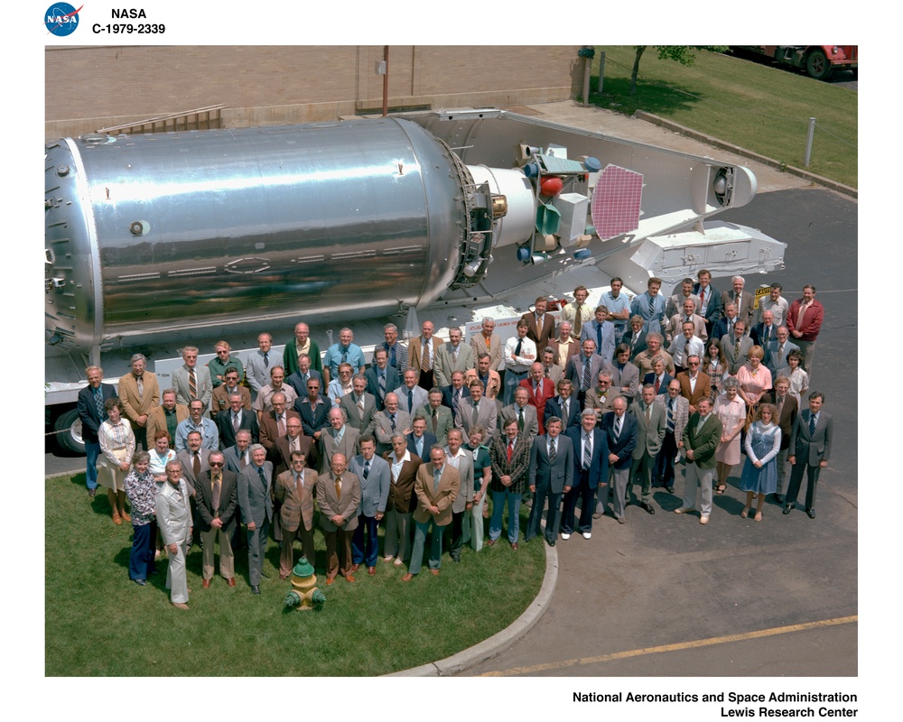 LAUNCH VEHICLE DIRECTORATE PERSONNEL - APPROXIMATELY 100 PEOPLE - OUTSIDE IN FRONT OF THE CENTAUR VEHICLE MODEL ACROSS FROM THE VISITOR INFORMATION CENTER VIC