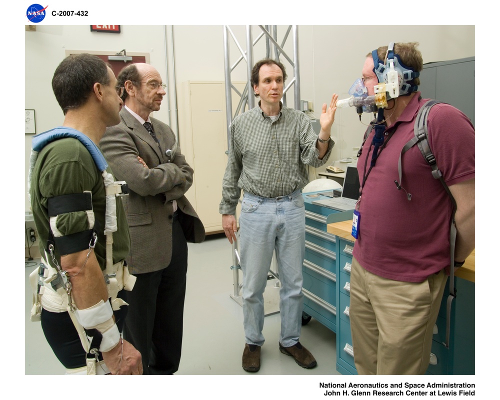 Enhanced Zero gravity Locomotion Simulator (eZLS)