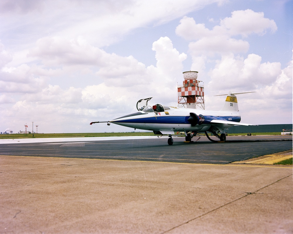 F-104 AT HANGAR