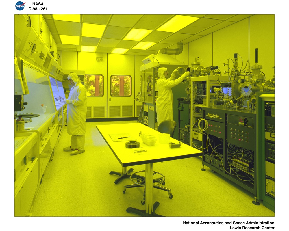 SILICON CARBIDE GROWTH FACILITY - CLEAN ROOM FACILITY AND SURFACE ANALYTICAL LABS