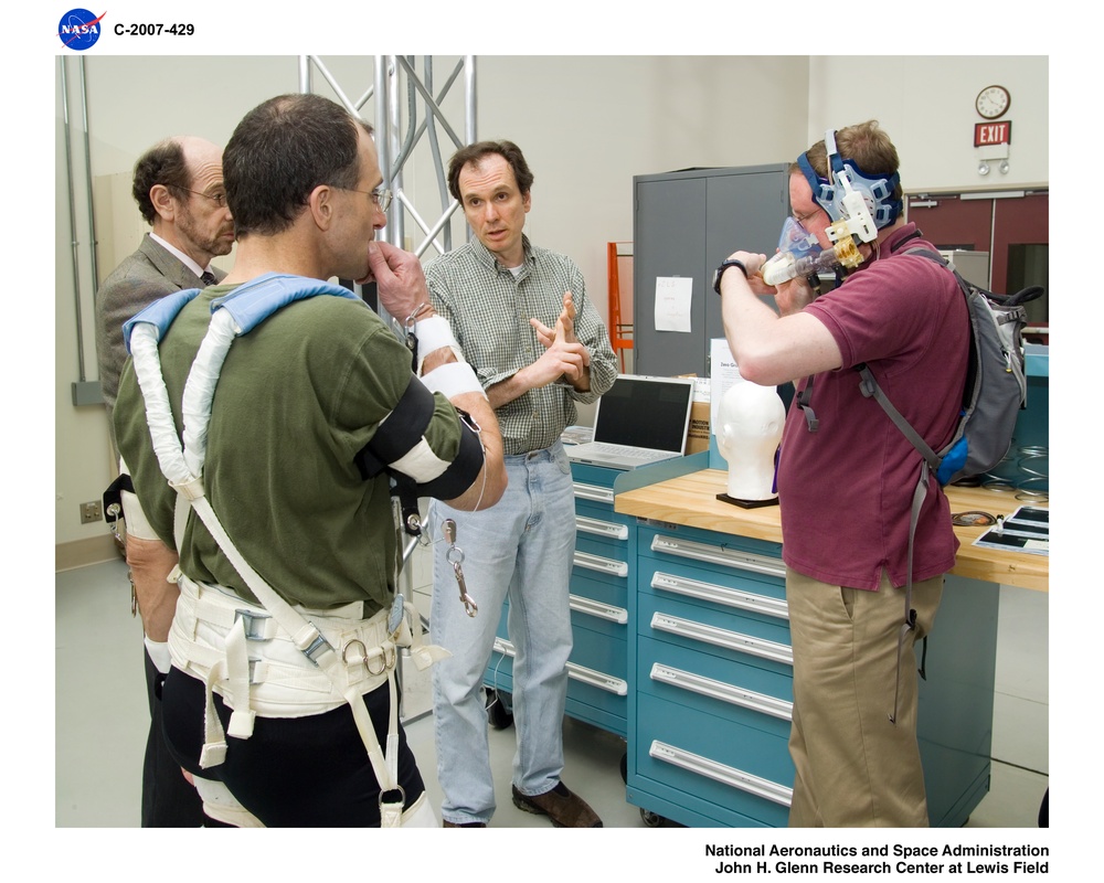 Enhanced Zero gravity Locomotion Simulator (eZLS)