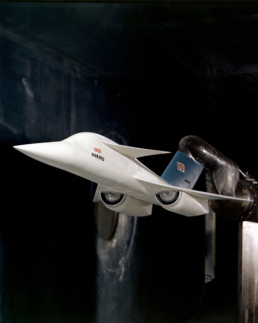 BOEING SPERVISOR IN 10X10 FOOT SUPERSONIC WIND TUNNEL SWT TEST SECTION