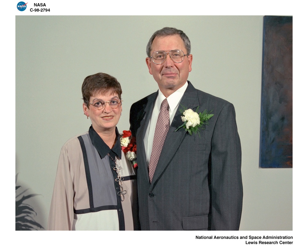 DOCTOR JOHN ADAMCZYK WITH AWARD AT TURNING GOALS INTO REALITY TGIR CONFERENCE