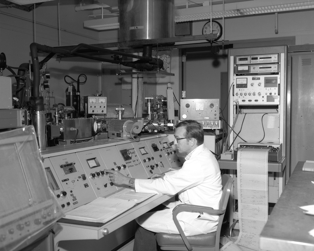 EXTERIORS AND INTERIORS OF THE SPACE POWER RESEARCH LABORATORY SPRL - ENERGY CONVERSION LABORATORY ECL - REDOX - RESEARCH ANALYSIS CENTER RAC - BASIC MATERIALS LABORATORY BML - VERTICAL LIFT FACILITY VLF