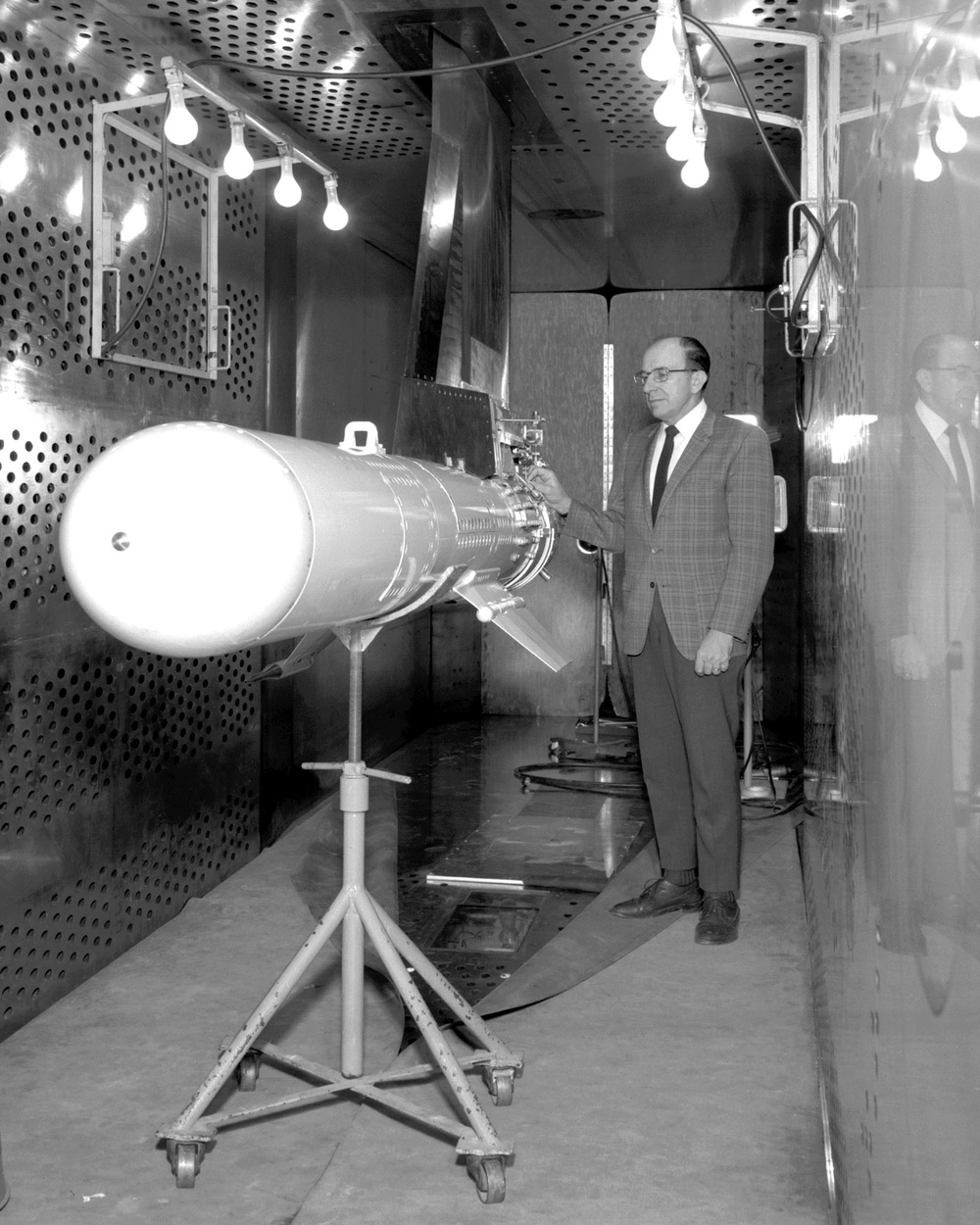 HARPOON PROJECT AT THE 8X6 FOOT WIND TUNNEL