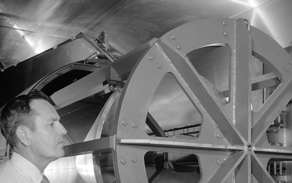 TF-30 BLOCKAGE MODEL IN THE 10X10 FOOT WIND TUNNEL