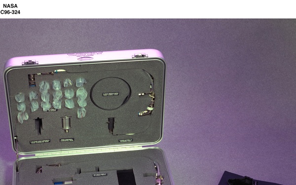 COMBUSTION PARTS BOX FOR THE CANDLE FLAMES IN MICROGRAVITY CFM EXPERIMENT