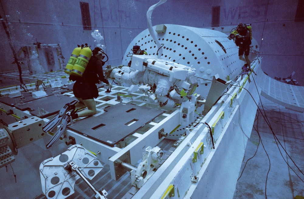 EVAS VII NBL Week I Crew runs.