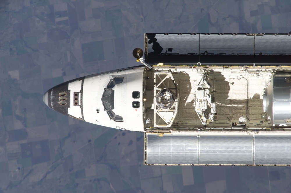 Endeavour on approach to ISS for mission STS-111 UF2 / Expedition Four