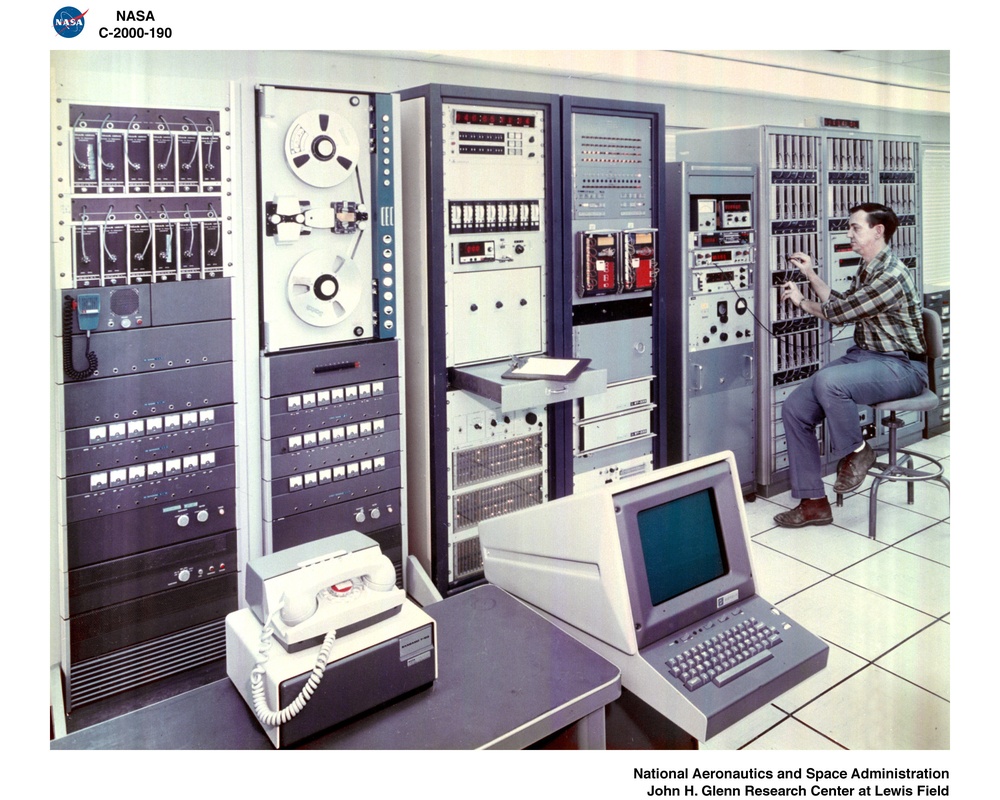 CSD - COMPUTER SERVICES DIVISION - CENTRAL ANALOG DATA RECORDING AREA