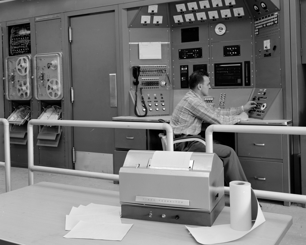 FACSIMILE PLOTTER IN THE 10X10 FOOT WIND TUNNEL CADDE ROOM