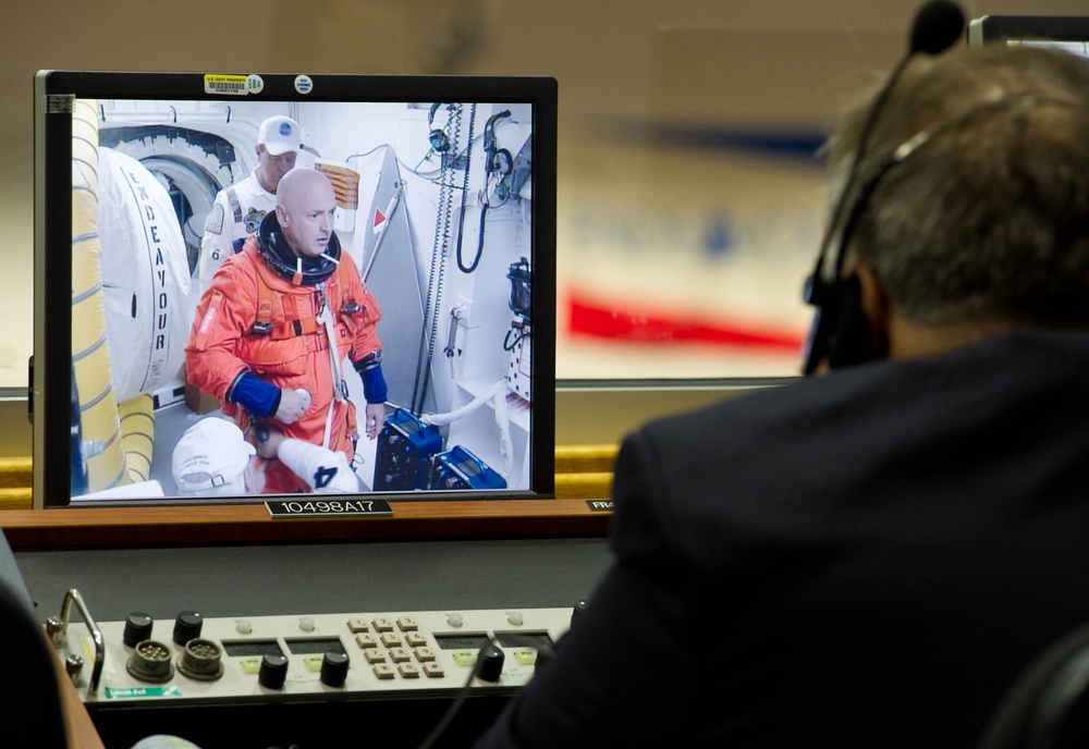 STS-134 Endeavour Launch (201105160005HQ)