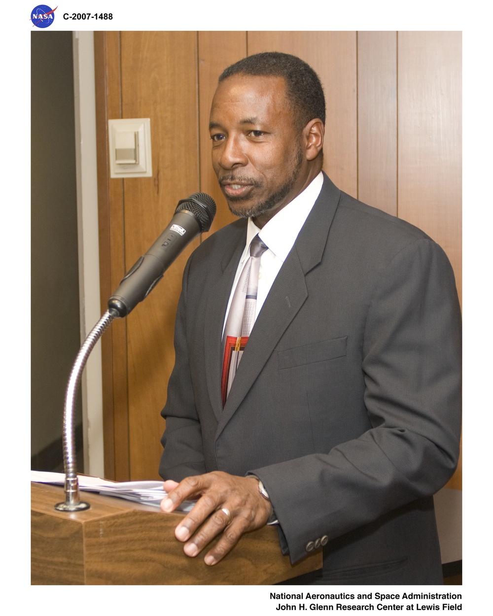 Visit to NASA Glenn Research Center at Lewis Field by Astronaut Sunita Williams