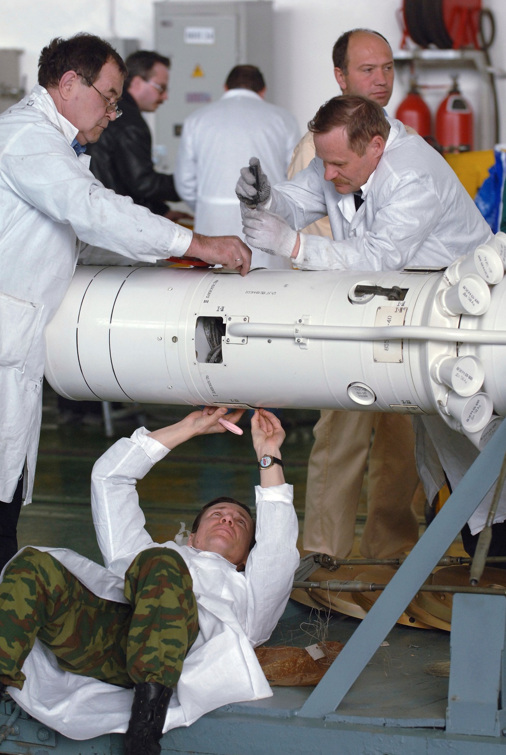 Expedition 11 Soyuz Preparation