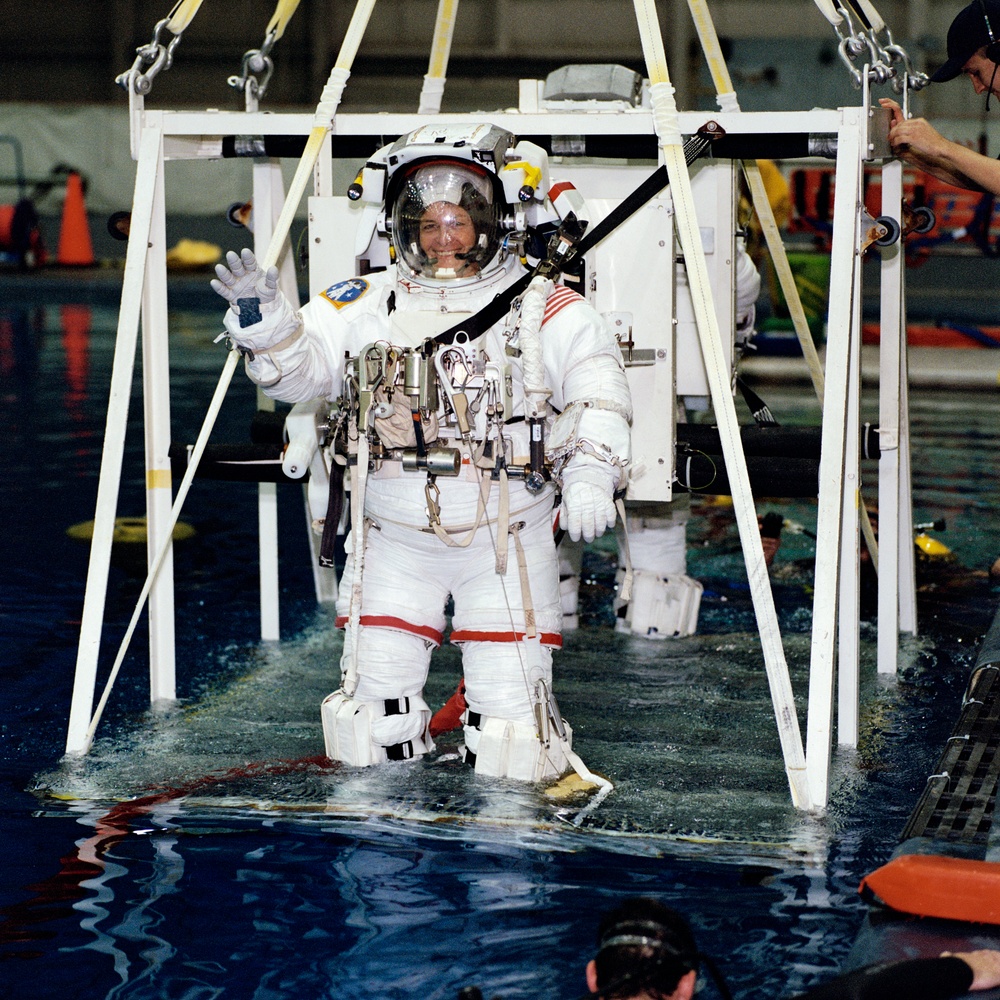 Expedition 5 NBL dive.