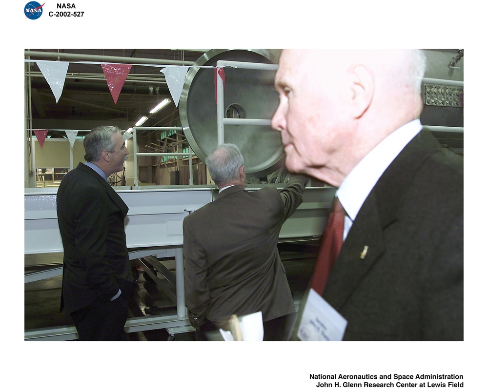 VISIT TO NASA GLENN RESEARCH CENTER BY NASA ADMINISTRATOR SEAN O'KEEFE / ELECTRIC POWER LABORATORY EPL