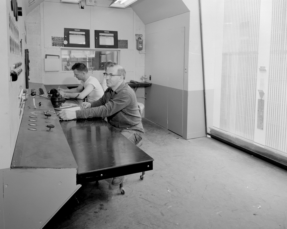 CONTROL PANEL WITH DAMPER SYSTEM INSTALLED