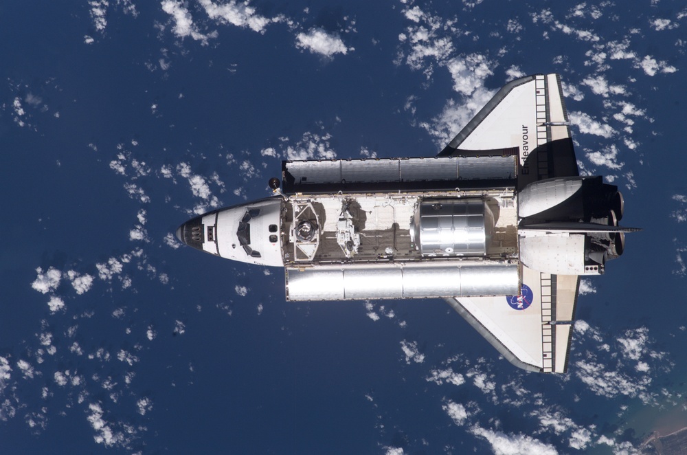 Endeavour on approach to ISS for mission STS-111 UF2 / Expedition Four