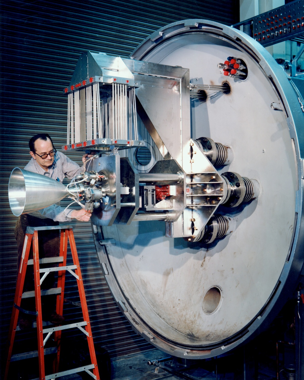 ALTITUDE FACILITY AT ROCKET ENGINE TEST FACILITY RETF