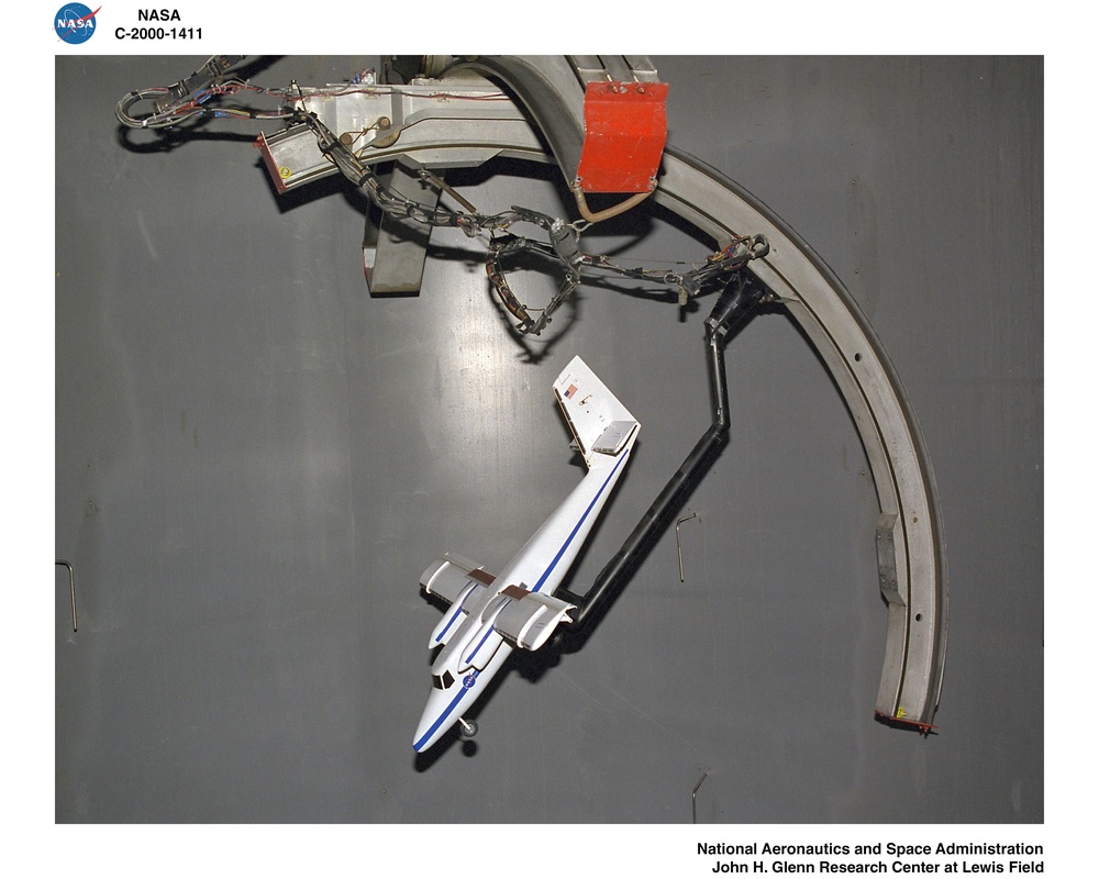 6.5% SCALE TWIN OTTER AIRPLANE MODEL TEST