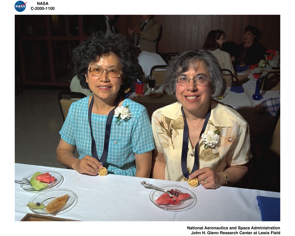 NASA 2000 HONOR AWARDS CEREMONY CANDID SHOTS AFTER THE CEREMONY - KATHY CHUANG -  FRANCES HURWITZ