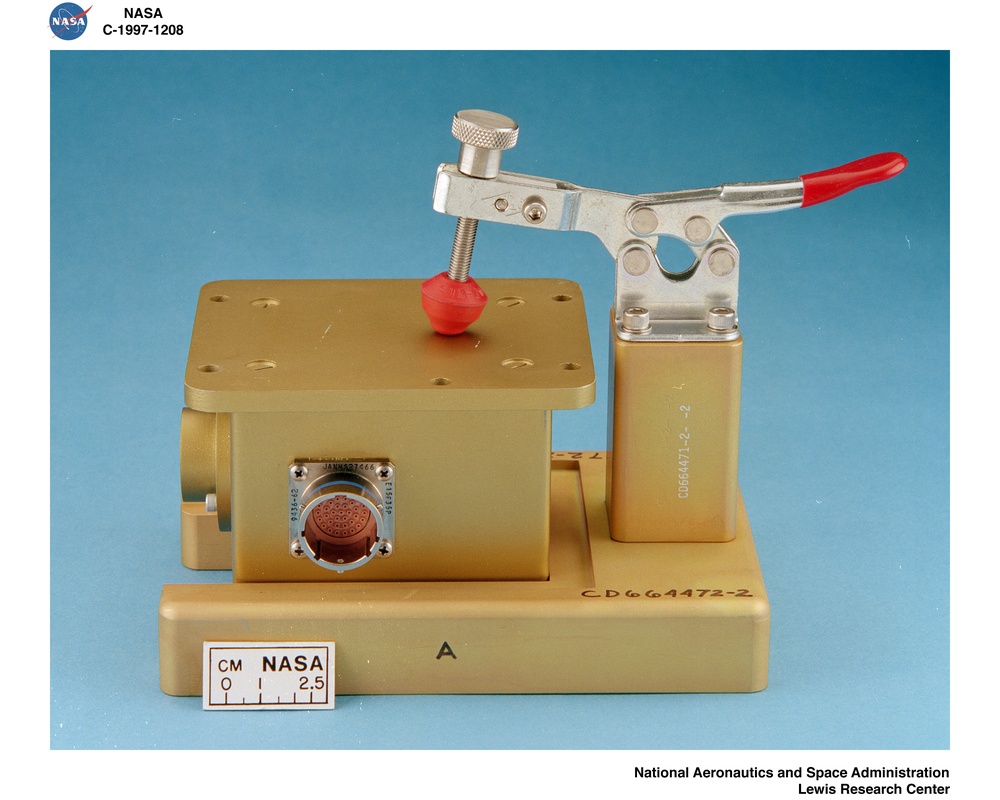 MIR SPACE ACCELERATION MEASUREMENT SYSTEM SAMS CALIBRATION DEVICE