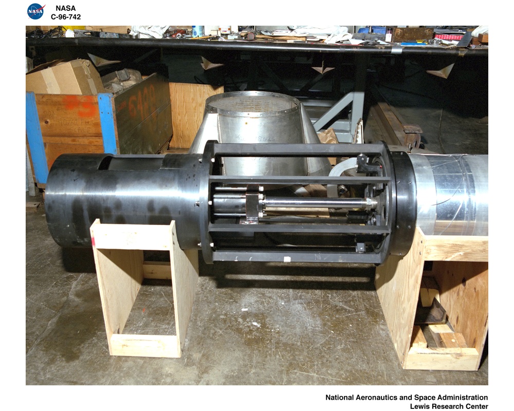 15 INCH COLD PIPE MASS FLOW PLUG CALIBRATION ASSEMBLY IN THE 10X10 FOOT WIND TUNNEL