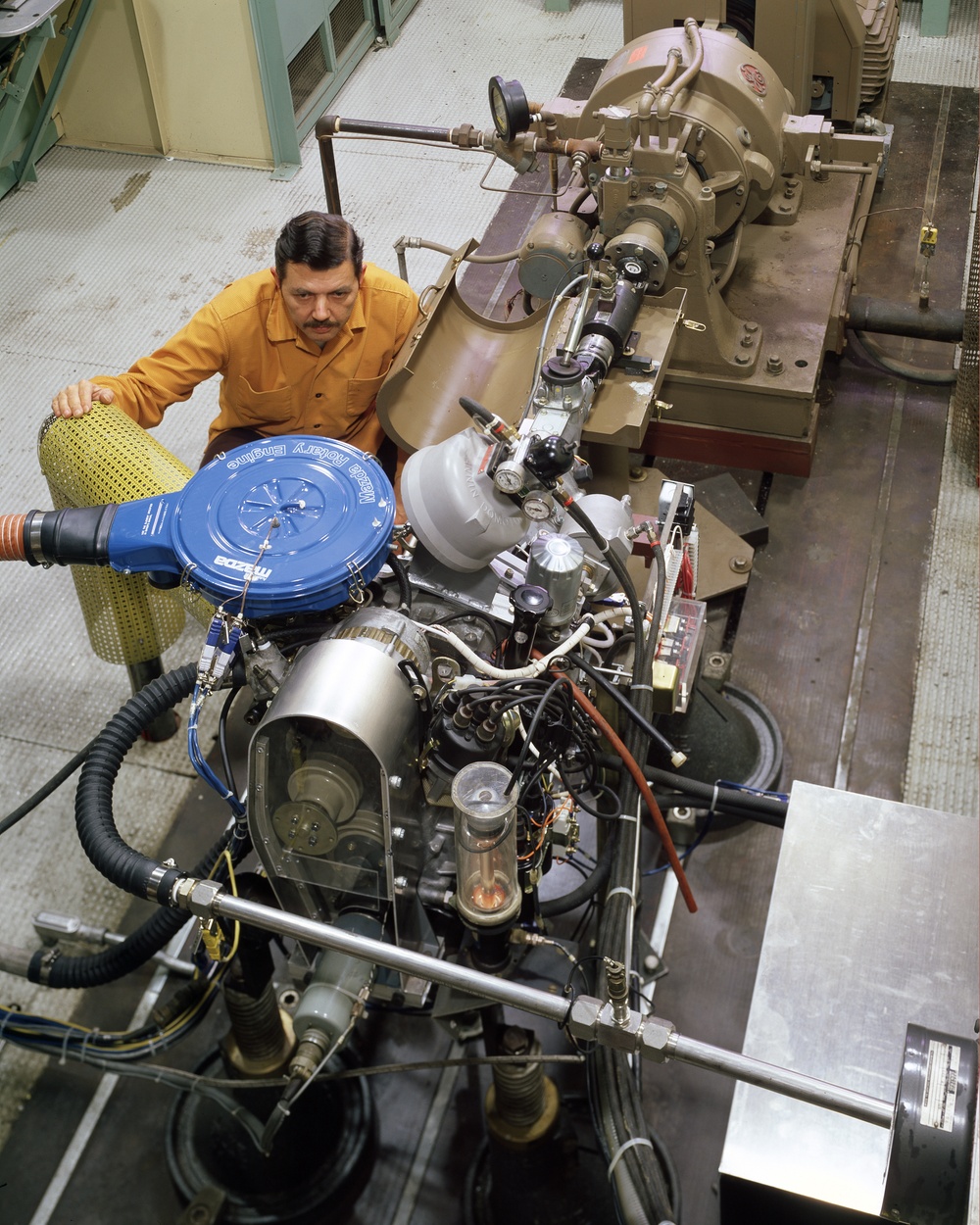 ROTARY ENGINE ON DYNAMOMETER TEST STAND