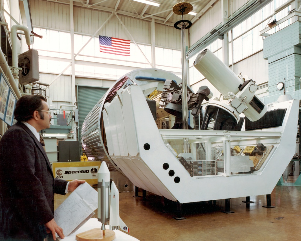 DVIDS - Images - SPACE LAB MOCKUP IN THE ZERO GRAVITY FACILITY
