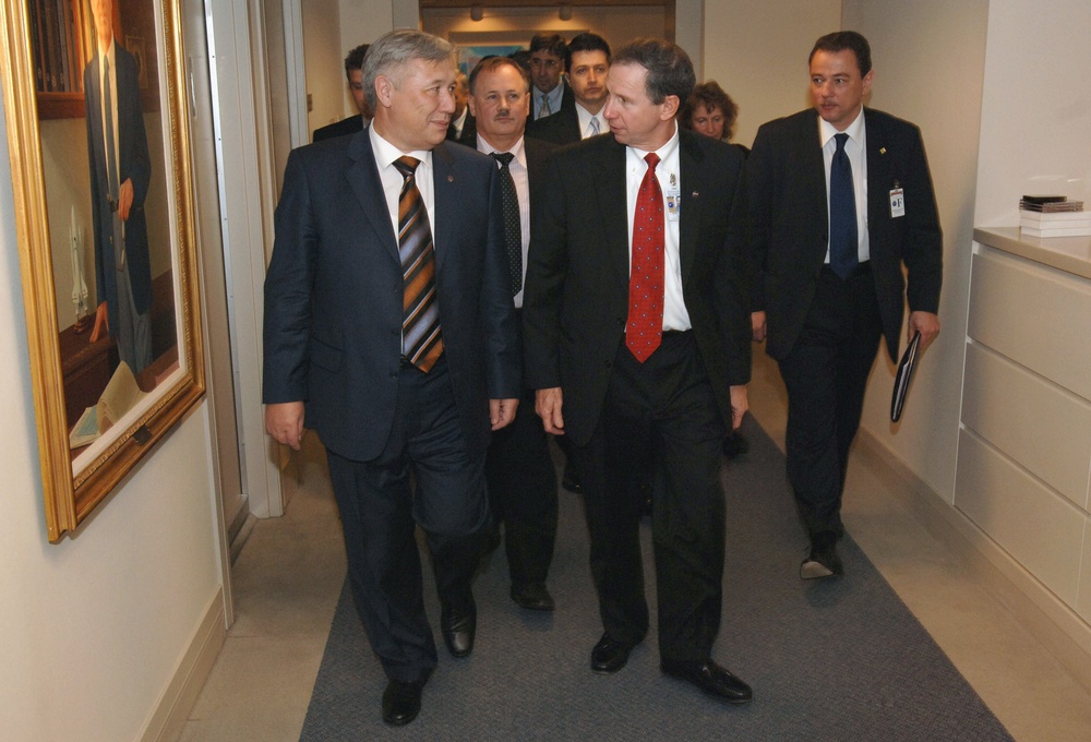 Michael Griffin Meets With Ukrainian Officials