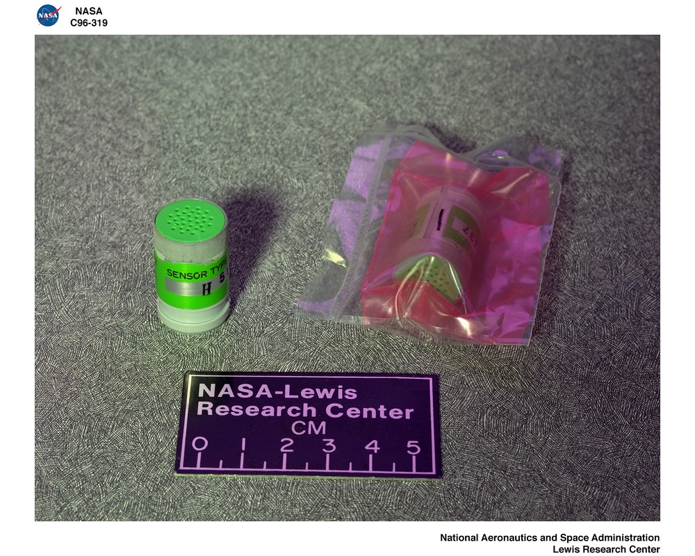 COMBUSTION PARTS BOX FOR THE CANDLE FLAMES IN MICROGRAVITY CFM EXPERIMENT